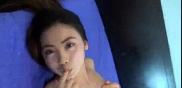  Who is this beautiful fingering Korean girl